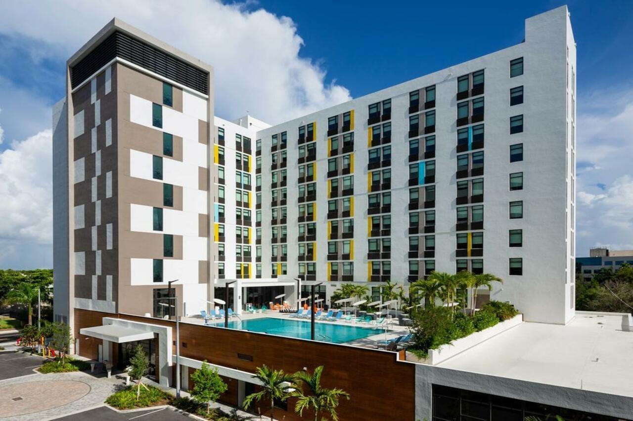 迈阿密阿文图拉雅乐轩酒店 阿文图纳 外观 照片